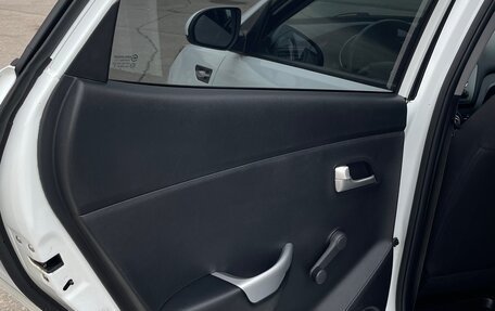 KIA Rio III рестайлинг, 2014 год, 800 000 рублей, 22 фотография