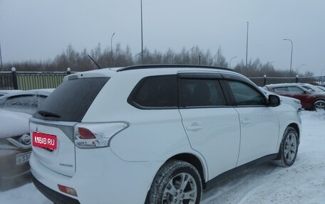 Mitsubishi Outlander III рестайлинг 3, 2013 год, 1 348 000 рублей, 2 фотография
