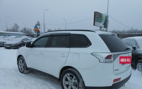Mitsubishi Outlander III рестайлинг 3, 2013 год, 1 348 000 рублей, 4 фотография