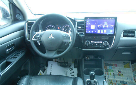 Mitsubishi Outlander III рестайлинг 3, 2013 год, 1 348 000 рублей, 10 фотография