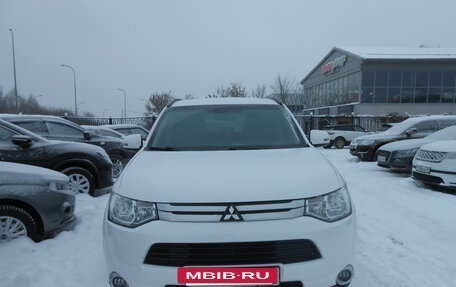 Mitsubishi Outlander III рестайлинг 3, 2013 год, 1 348 000 рублей, 5 фотография
