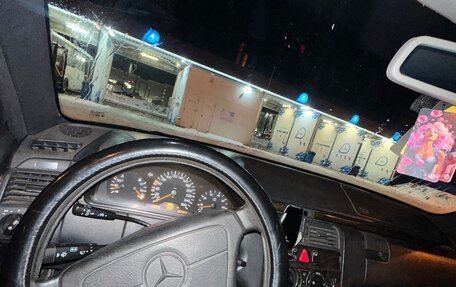 Mercedes-Benz E-Класс, 1997 год, 400 000 рублей, 10 фотография