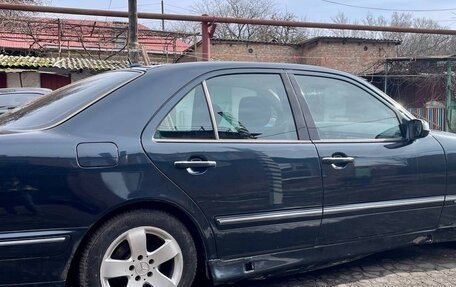 Mercedes-Benz E-Класс, 2000 год, 600 000 рублей, 3 фотография