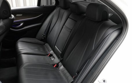 Mercedes-Benz E-Класс, 2019 год, 3 990 000 рублей, 11 фотография