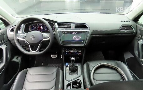 Volkswagen Tiguan II, 2022 год, 3 500 000 рублей, 7 фотография