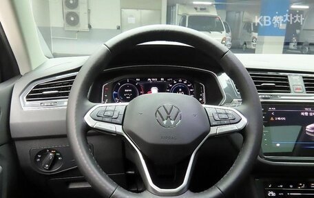 Volkswagen Tiguan II, 2022 год, 3 500 000 рублей, 8 фотография