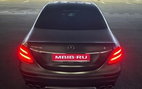 Mercedes-Benz E-Класс AMG, 2018 год, 5 500 000 рублей, 6 фотография