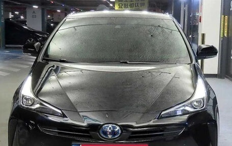 Toyota Prius IV XW50, 2021 год, 2 080 000 рублей, 2 фотография