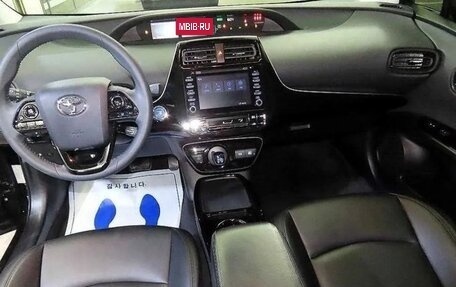 Toyota Prius IV XW50, 2021 год, 2 080 000 рублей, 8 фотография