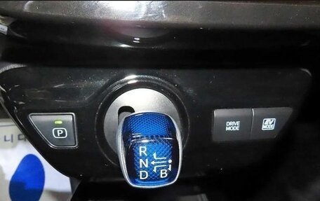 Toyota Prius IV XW50, 2021 год, 2 080 000 рублей, 13 фотография