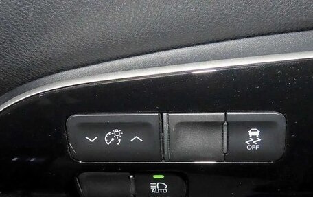 Toyota Prius IV XW50, 2021 год, 2 080 000 рублей, 14 фотография