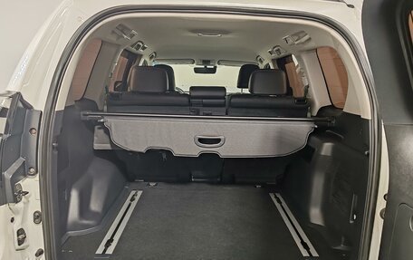 Toyota Land Cruiser Prado 150 рестайлинг 2, 2021 год, 5 749 000 рублей, 10 фотография