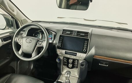 Toyota Land Cruiser Prado 150 рестайлинг 2, 2021 год, 5 749 000 рублей, 11 фотография