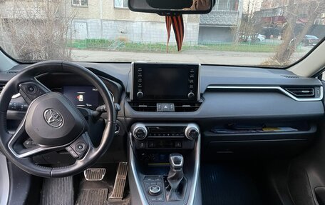 Toyota RAV4, 2020 год, 3 900 000 рублей, 4 фотография