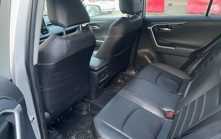 Toyota RAV4, 2020 год, 3 900 000 рублей, 7 фотография