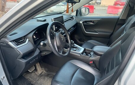 Toyota RAV4, 2020 год, 3 900 000 рублей, 6 фотография