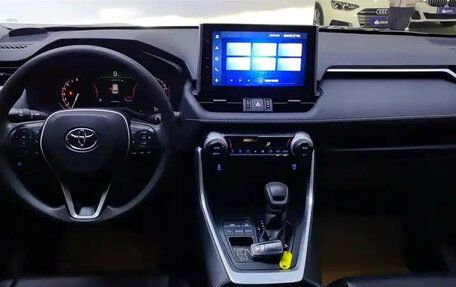 Toyota RAV4, 2021 год, 3 613 000 рублей, 6 фотография