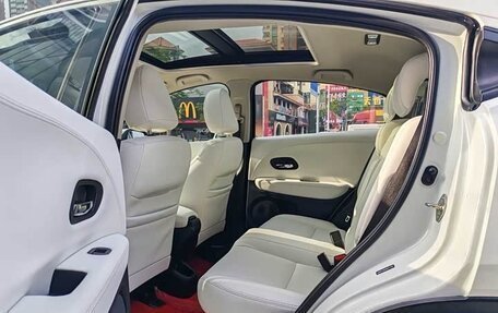 Honda Vezel, 2022 год, 1 475 000 рублей, 15 фотография