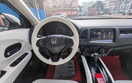 Honda Vezel, 2022 год, 1 475 000 рублей, 12 фотография