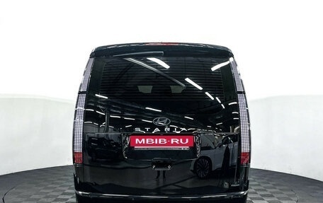 Hyundai Staria, 2024 год, 6 200 000 рублей, 6 фотография