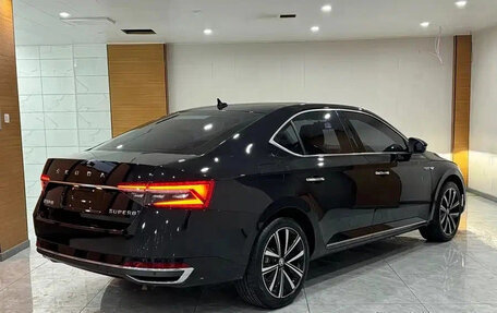 Skoda Superb III рестайлинг, 2025 год, 1 450 190 рублей, 6 фотография