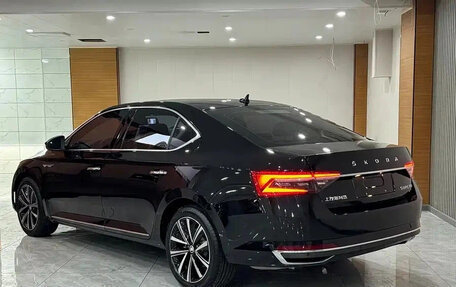 Skoda Superb III рестайлинг, 2025 год, 1 450 190 рублей, 4 фотография