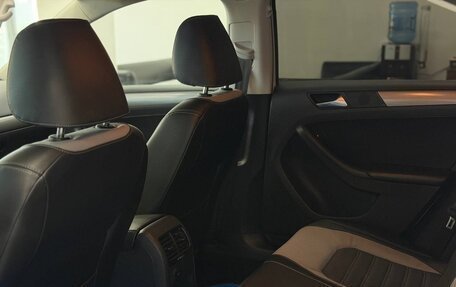 Volkswagen Jetta VI, 2012 год, 1 075 000 рублей, 11 фотография