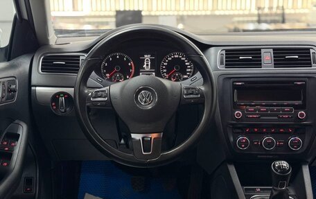 Volkswagen Jetta VI, 2012 год, 1 075 000 рублей, 10 фотография