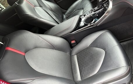 Toyota Camry, 2020 год, 2 750 000 рублей, 4 фотография