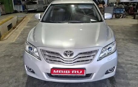 Toyota Camry, 2009 год, 800 000 рублей, 1 фотография