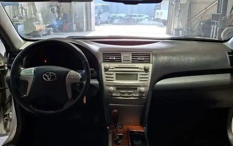 Toyota Camry, 2009 год, 800 000 рублей, 12 фотография