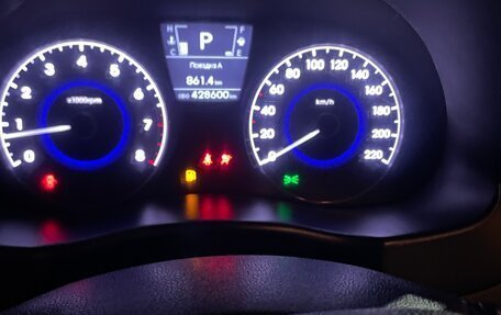 Hyundai Solaris II рестайлинг, 2011 год, 550 000 рублей, 10 фотография