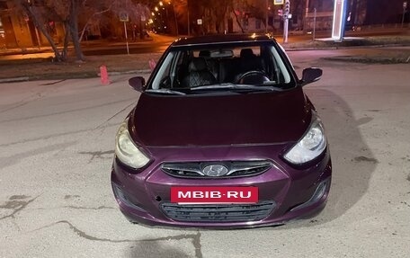 Hyundai Solaris II рестайлинг, 2011 год, 550 000 рублей, 2 фотография