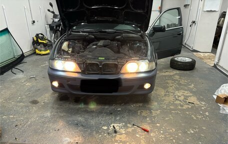 BMW 5 серия, 2003 год, 700 000 рублей, 3 фотография