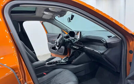 Peugeot 2008 II, 2022 год, 1 699 999 рублей, 4 фотография