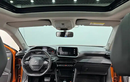 Peugeot 2008 II, 2022 год, 1 699 999 рублей, 5 фотография