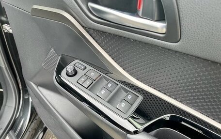 Toyota C-HR I рестайлинг, 2019 год, 1 650 000 рублей, 8 фотография