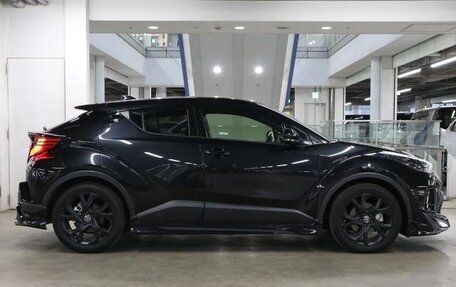 Toyota C-HR I рестайлинг, 2023 год, 1 835 000 рублей, 3 фотография