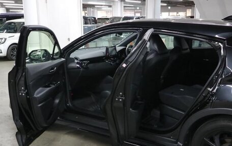 Toyota C-HR I рестайлинг, 2023 год, 1 835 000 рублей, 10 фотография