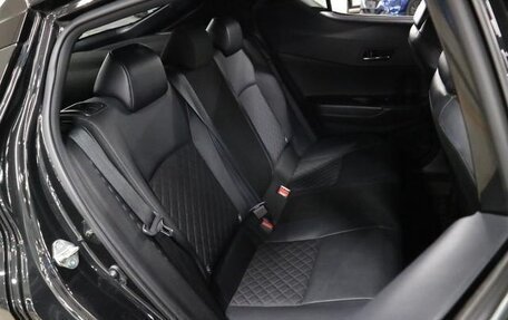 Toyota C-HR I рестайлинг, 2023 год, 1 835 000 рублей, 8 фотография