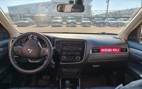 Mitsubishi Outlander III рестайлинг 3, 2017 год, 2 150 000 рублей, 4 фотография