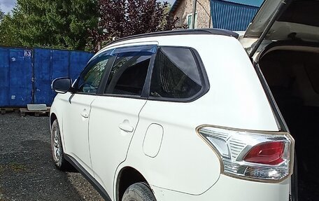Mitsubishi Outlander III рестайлинг 3, 2012 год, 950 000 рублей, 2 фотография