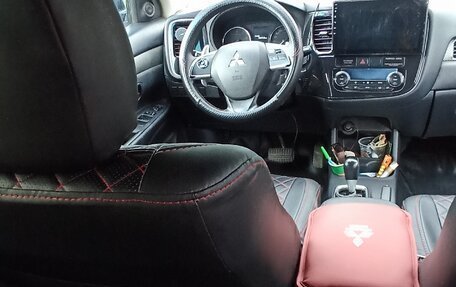 Mitsubishi Outlander III рестайлинг 3, 2012 год, 950 000 рублей, 5 фотография