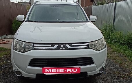 Mitsubishi Outlander III рестайлинг 3, 2012 год, 950 000 рублей, 7 фотография