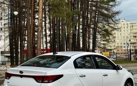 KIA Rio IV, 2021 год, 1 690 000 рублей, 3 фотография