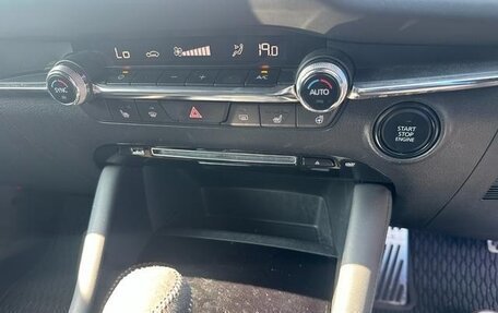 Mazda 3, 2019 год, 1 200 000 рублей, 12 фотография