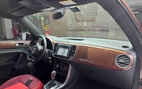 Volkswagen Beetle, 2018 год, 1 365 000 рублей, 13 фотография