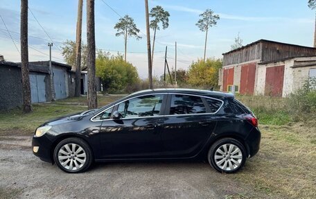 Opel Astra J, 2011 год, 695 000 рублей, 2 фотография