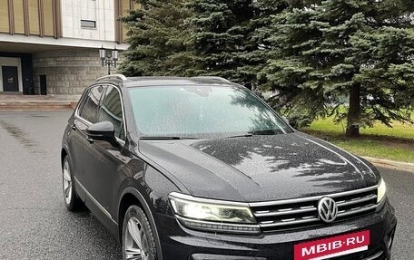 Volkswagen Tiguan II, 2019 год, 3 090 000 рублей, 2 фотография