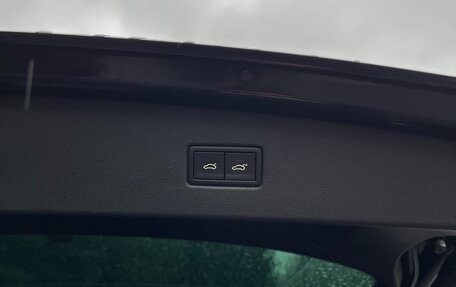 Volkswagen Tiguan II, 2019 год, 3 090 000 рублей, 19 фотография